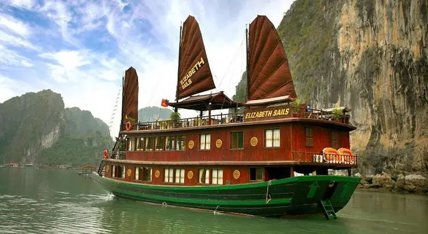 Elizabeth Sails