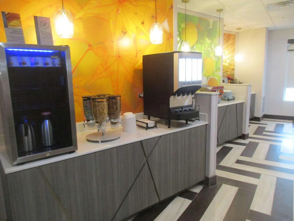 Best Western Green Oak Inn & Suites
