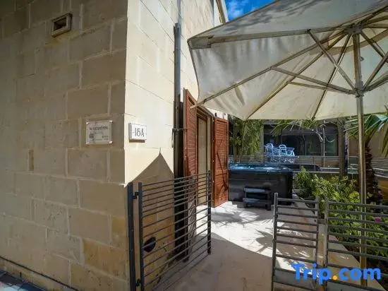 GetawayNpetto - 2 bedrooms (sleeps 4 +2 kids) Fort Chambray Ghajnsielem village