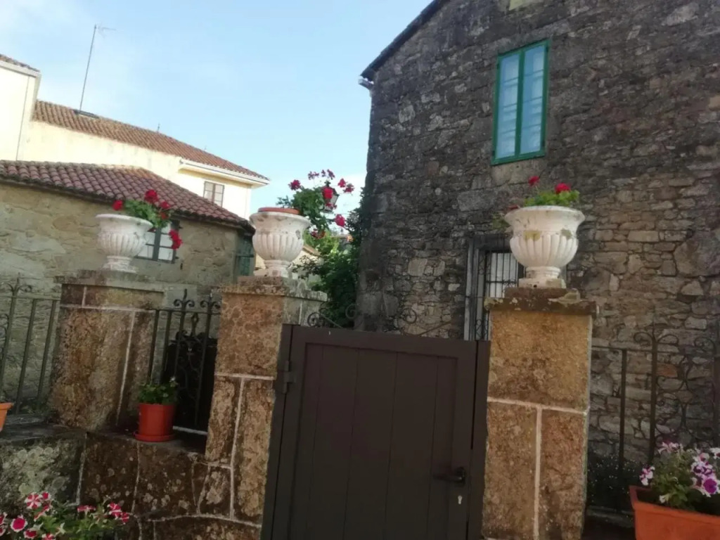 Saxa Hostel B&B