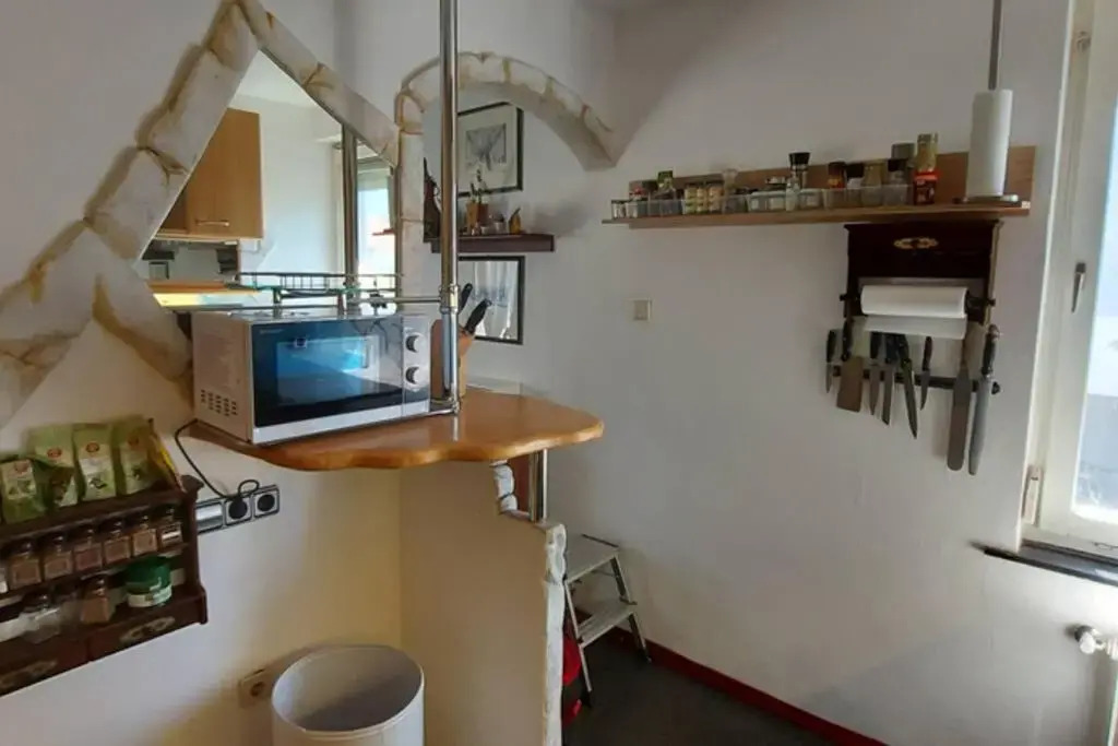 Quiet apartment close to town
