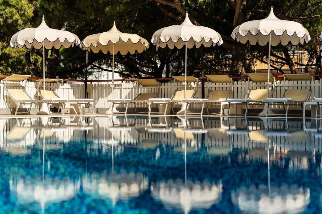 Salus Smart & Chic Hotel