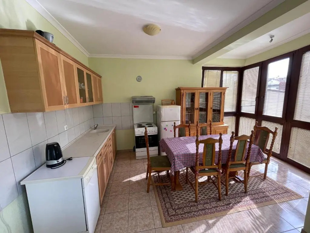 Huge Apartment with a Garden in the City Center