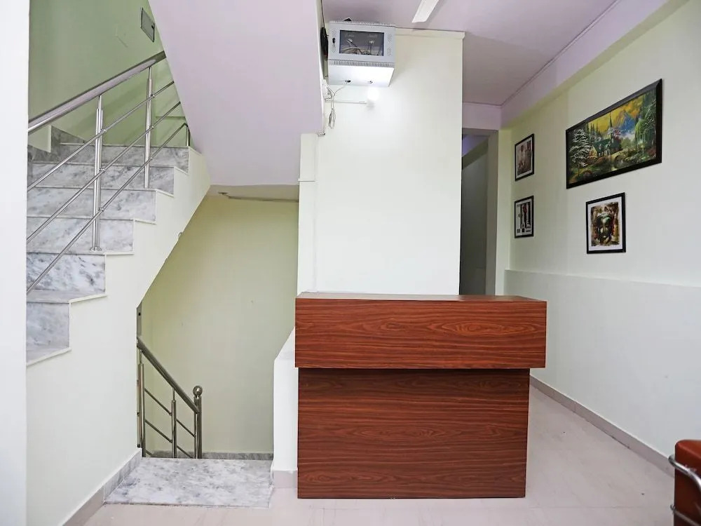 OYO 17293 Country Residency