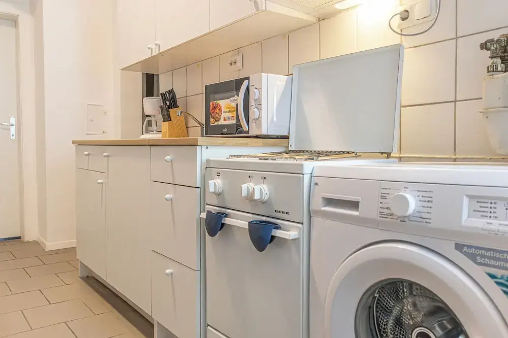Charming 2BR Apt Close to Westbahnhof