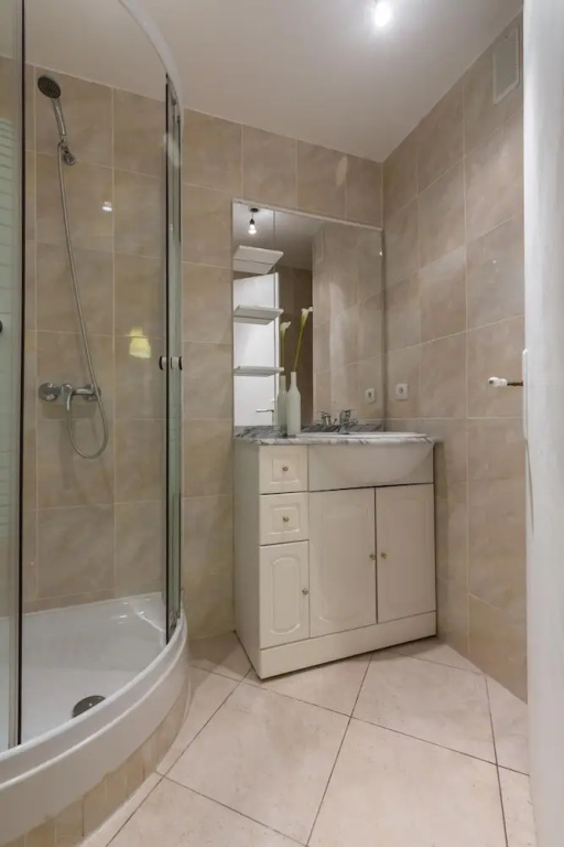 Modern 3 Bedroom 3 Bathroom Apartment for Rent Near Cannes Old Town Walking Distance to Palais - 2000