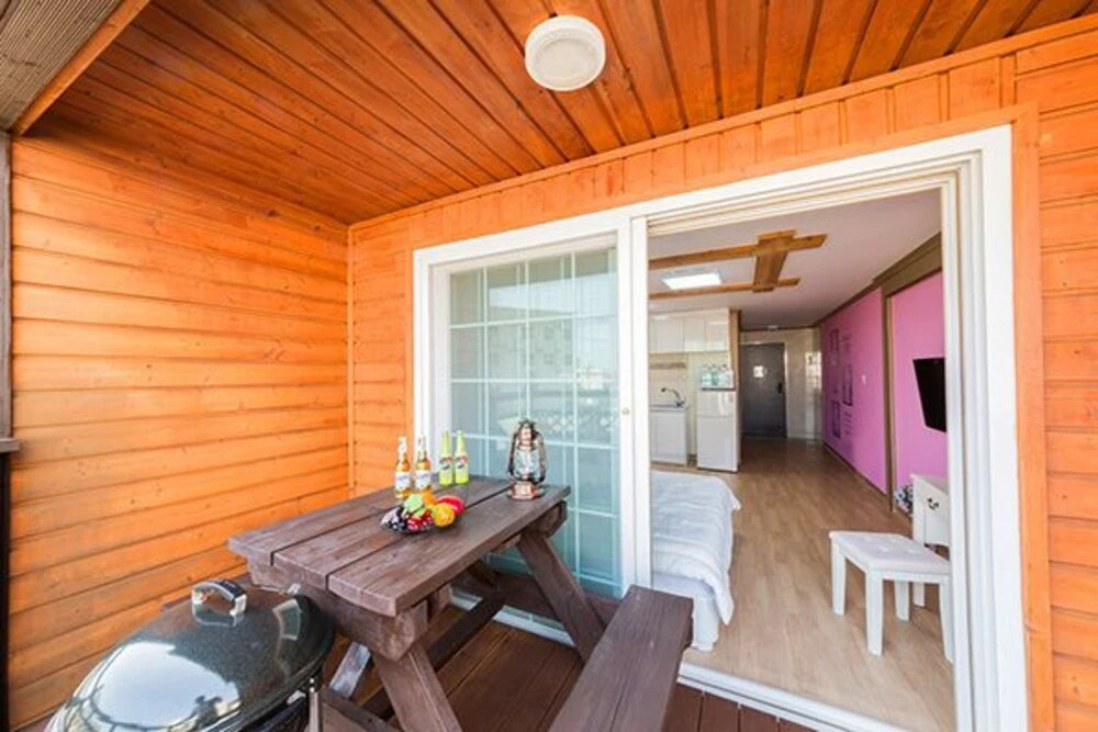 Geoje Lilac Pension