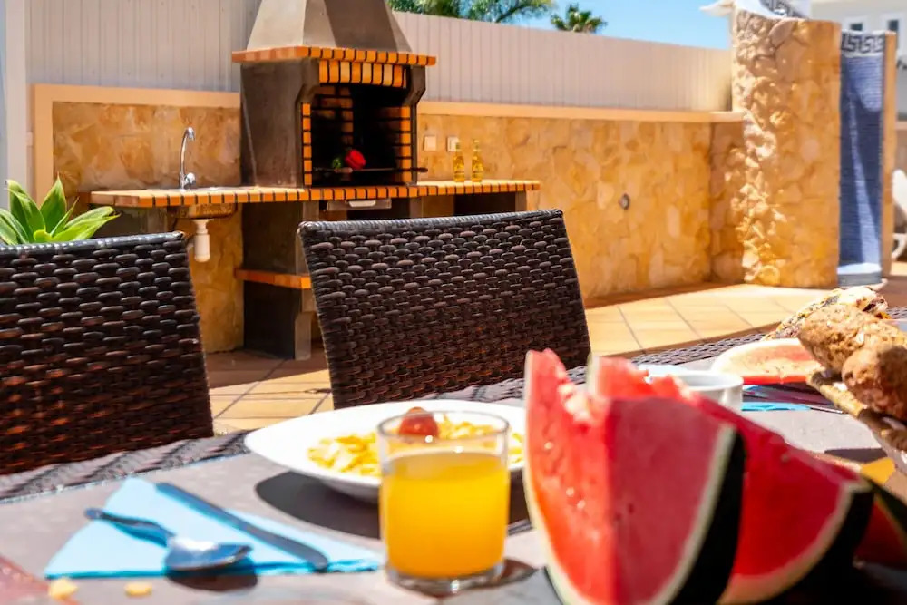 Villa Laguna - Moradia relaxante com piscina aquecível e BBQ - Albufeira