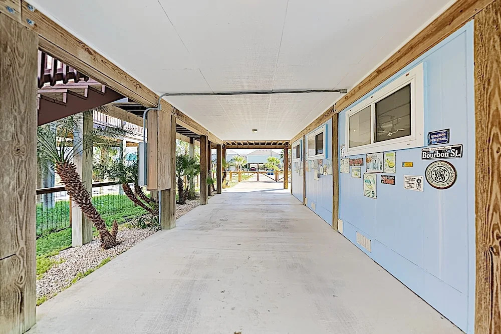 New Listing! Updated W/ Rooftop Deck 3 Bedroom Home