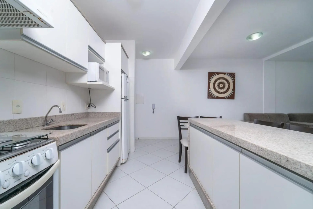 Apartamento 2 dormitórios no centro de Bombinhas