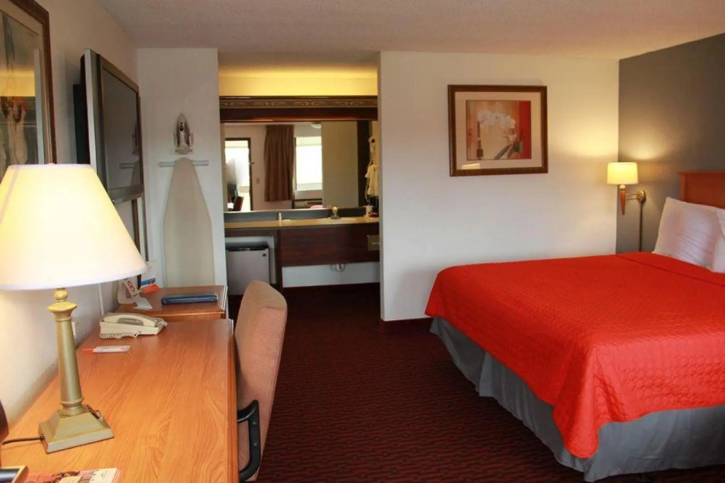 Howard Johnson Inn - Kent