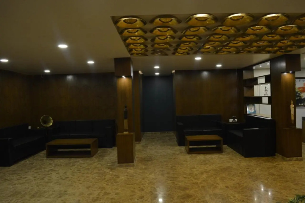 Hotel Mount Regency
