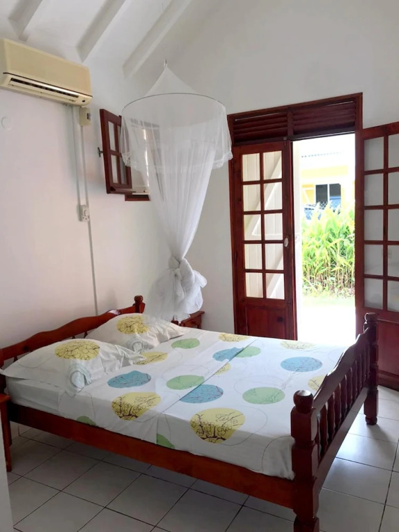 House With 2 Bedrooms in Saint-françois, With Pool Access, Furnished Garden and Wifi - 3 km From the Beach