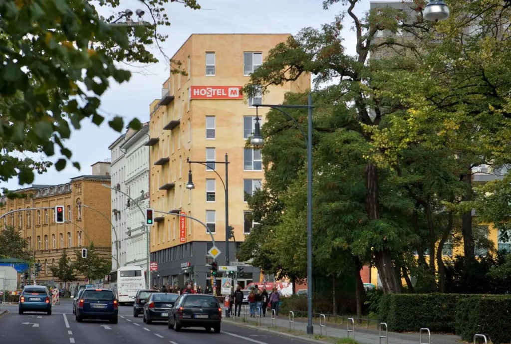 Отель Meininger Berlin Alexanderplatz
