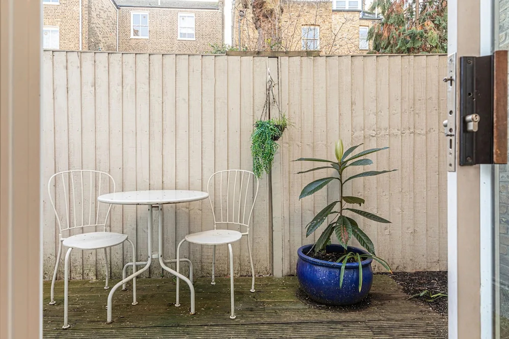 Charming 1-bed flat w/ patio near Notting Hill