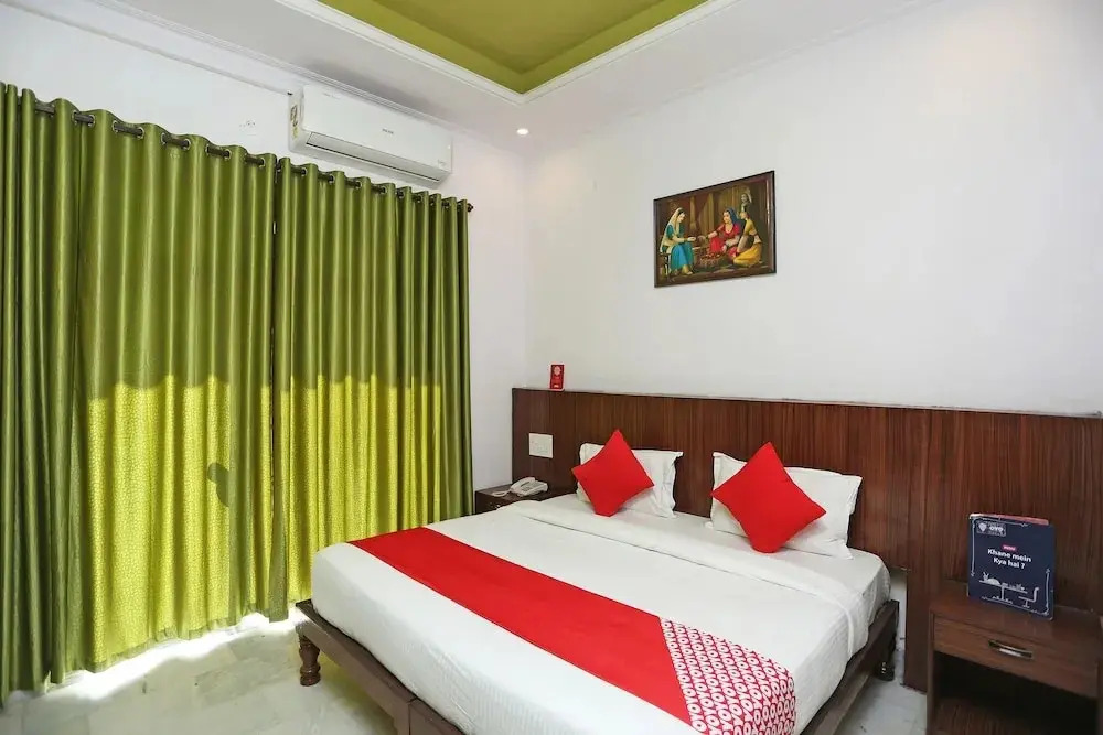 Hotel pramod palace