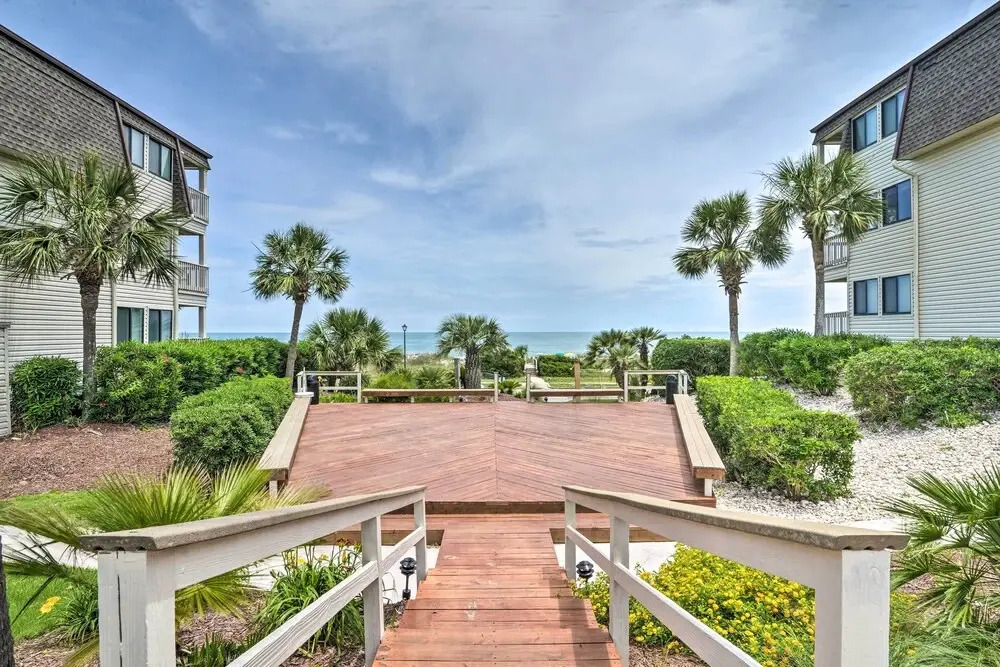 3 Mi to Broadway at the Beach: Oceanfront Getaway!