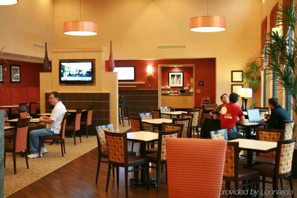 Hampton Inn & Suites Madison - West