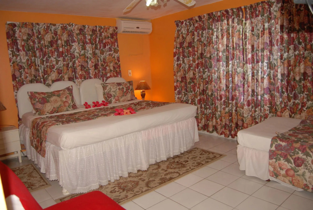 Pink Hibiscus Bed and Breakfast
