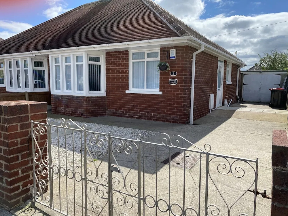 Inviting 2-Bed Bungalow