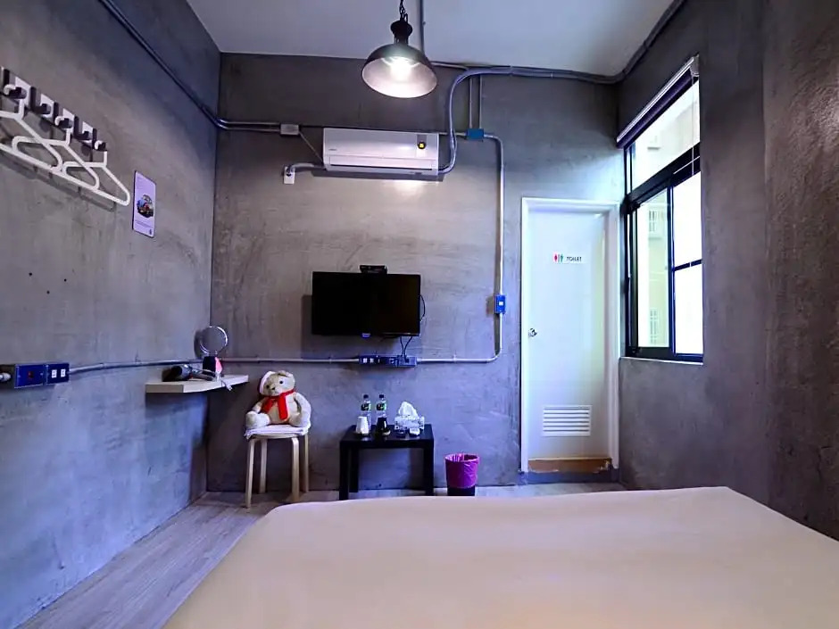 Yes Yellow Hostel