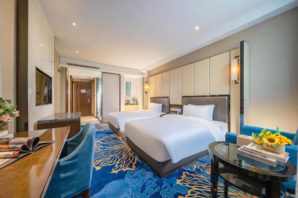 Nanning Champs Elysees Hotel