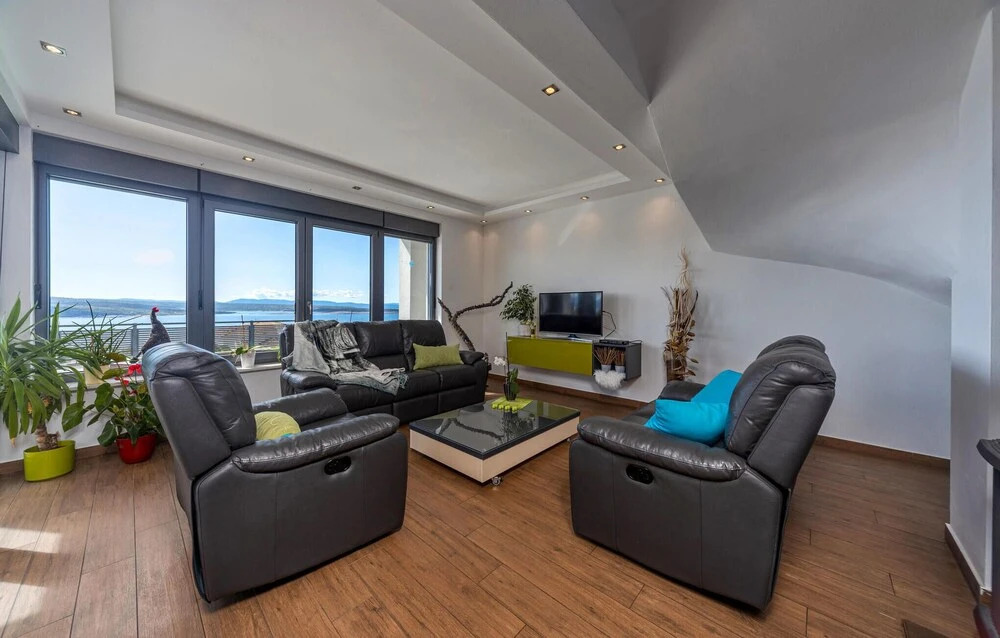 Stunning Home In Crikvenica