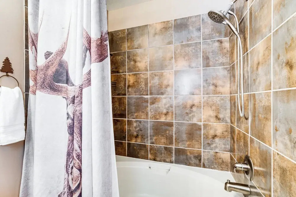 Cozy Mtn Condo: Walk to Quicksilver Lift & Dtwn!