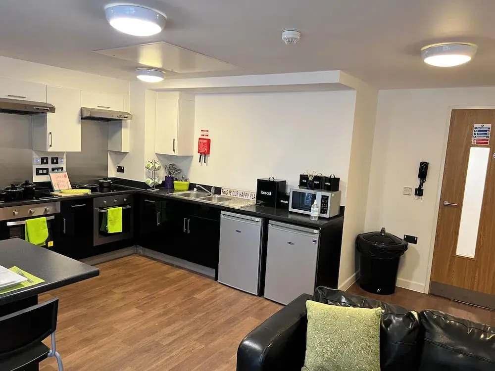 4 Bed Apartment @ Astor House by Pureserviced