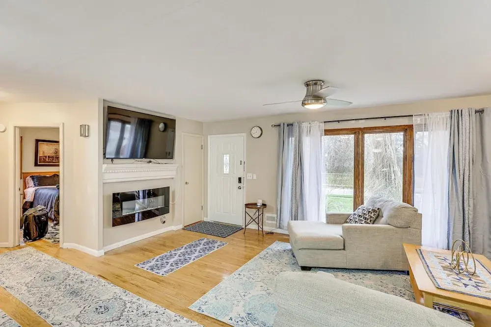 6 Mi to Dtwn: Cozy Omaha Apt w/ Private Yard!