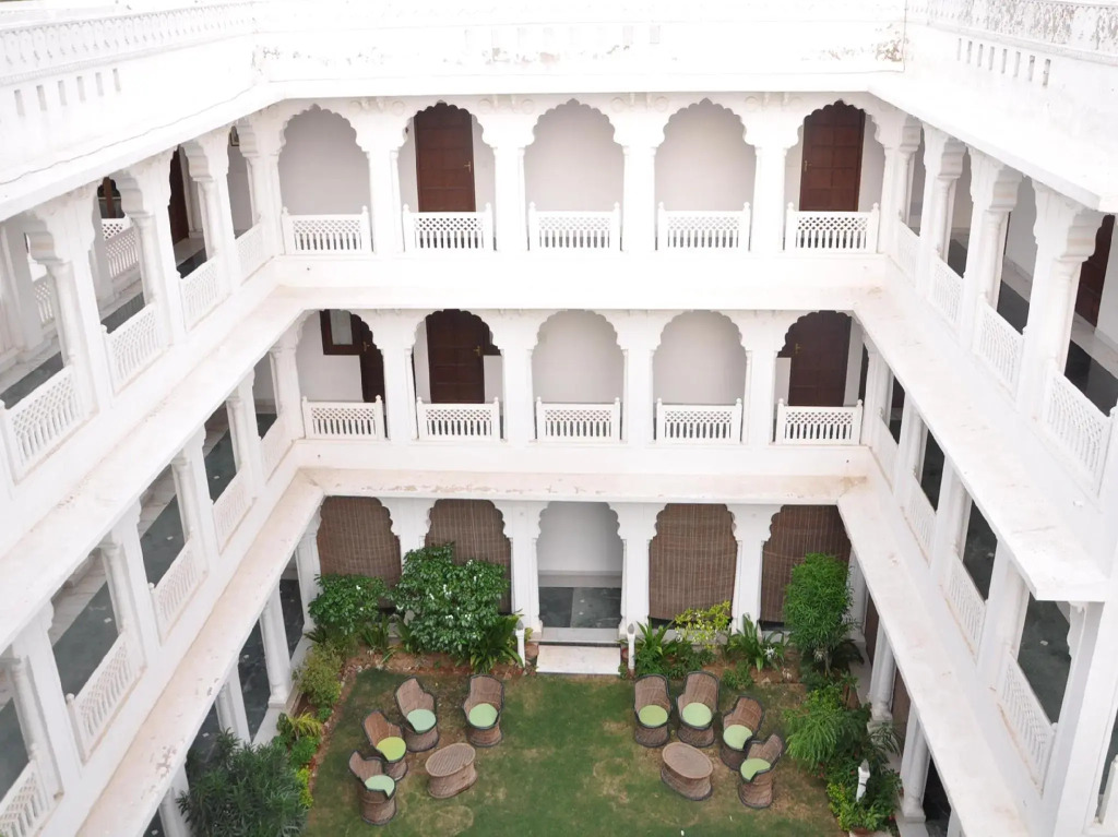 WelcomHeritage Hotel Sirsi Haveli