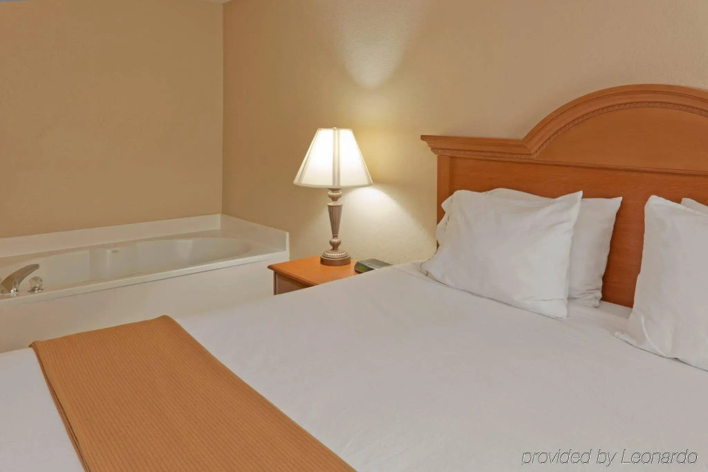 Comfort Inn & Suites Fultondale Gardendale I-65