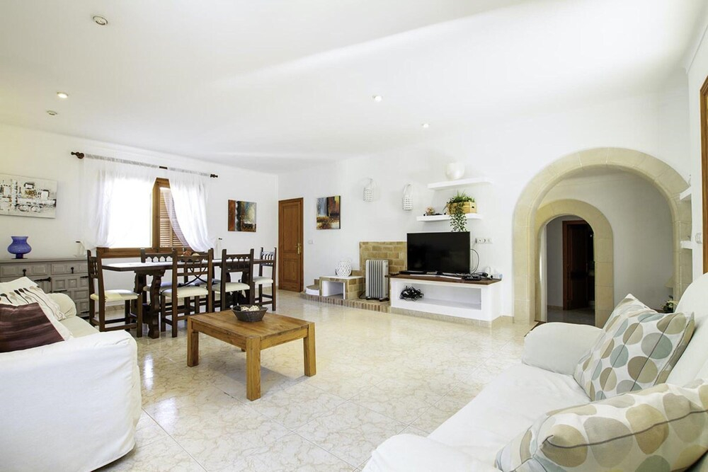 Villa - 3 Bedrooms with Pool and WiFi - 108757