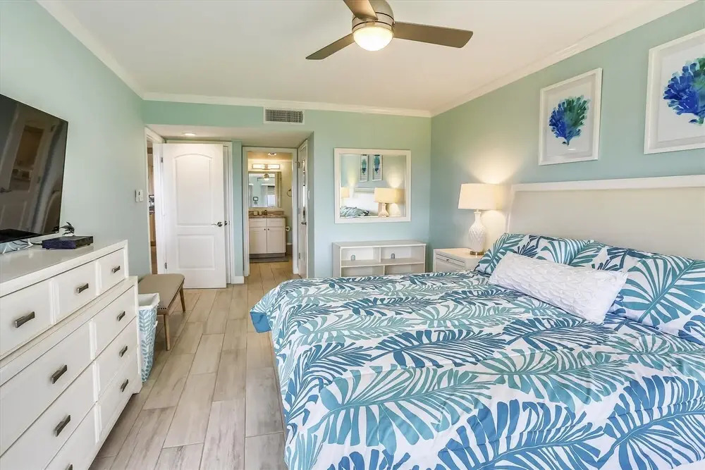 Land's End 303 building 10 All new Fully Updated Bright Granite