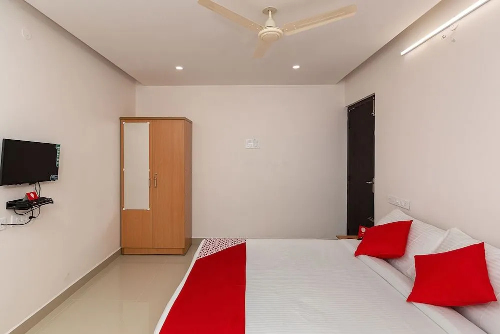 Hotel O Valasaravakkam Near Chandra Metro Mall