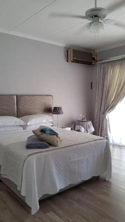 Little Acorn Guest House