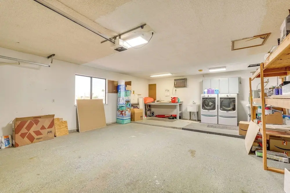 Lake Havasu Vacation Rental 5 Mi to London Bridge!