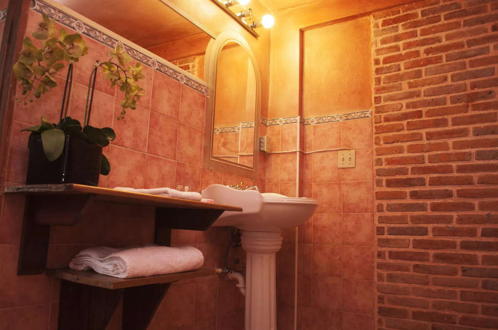 B & B Comfy Inn