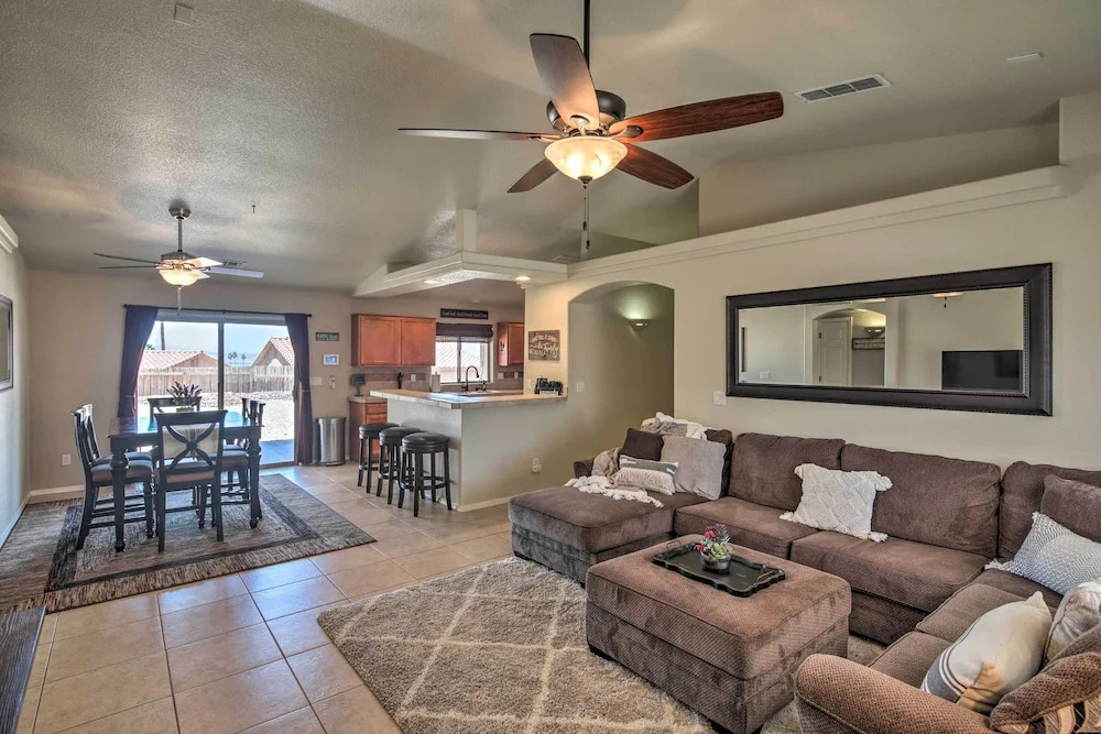 2 Mi to Beach: Lake Havasu Gem w/ Pool & Spa!