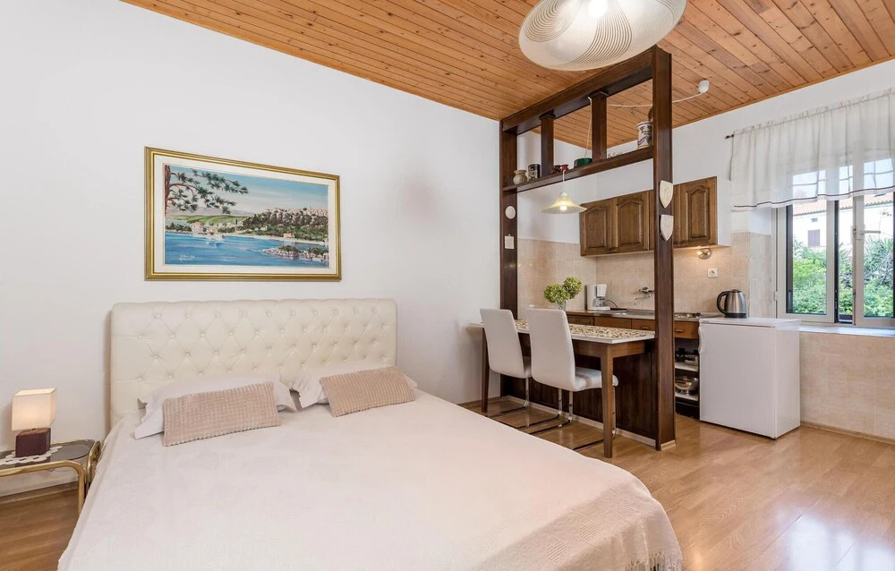 Beautiful Apartment in Omisalj With Wifi
