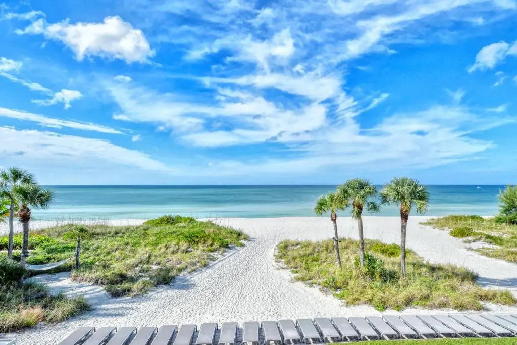LaPlaya 205D Spectacular sunsets and sunbathing from your private Gulf front lanai or sundeck