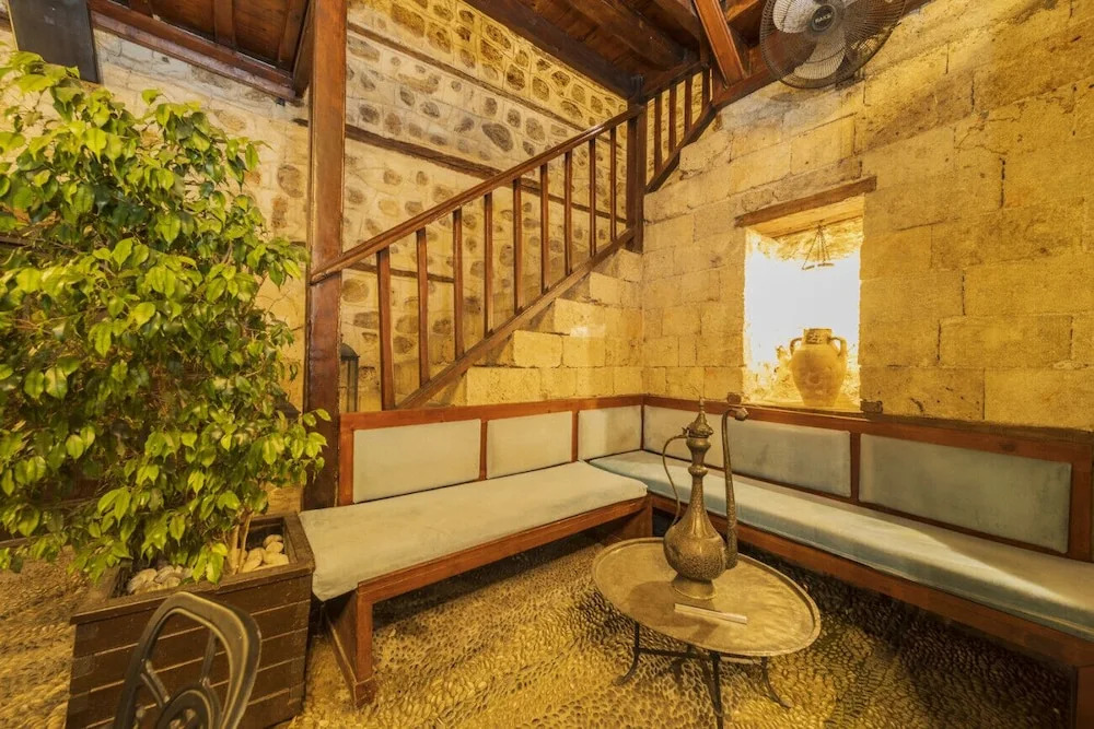 Cozy Studio Hotel Room Near Hadrian s Gate