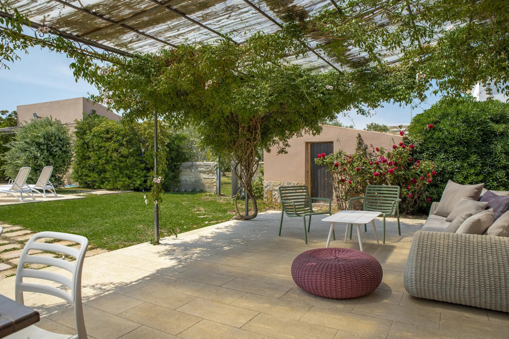Villa Bouganville con piscina by Wonderful Italy
