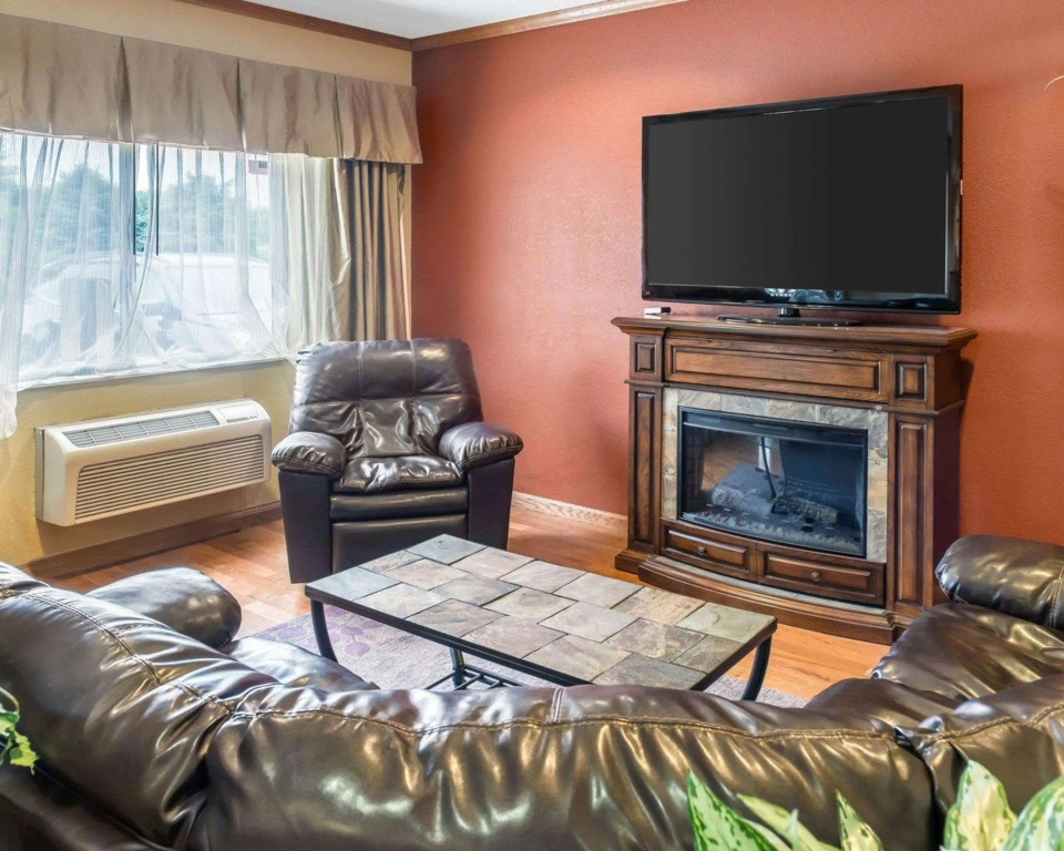 Quality Inn Lakeville North