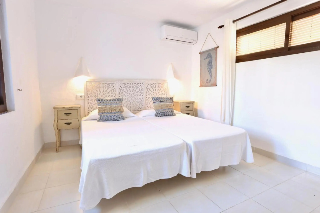 Urbanización El Oasis, 20 Villas en 1ª Línea Playa