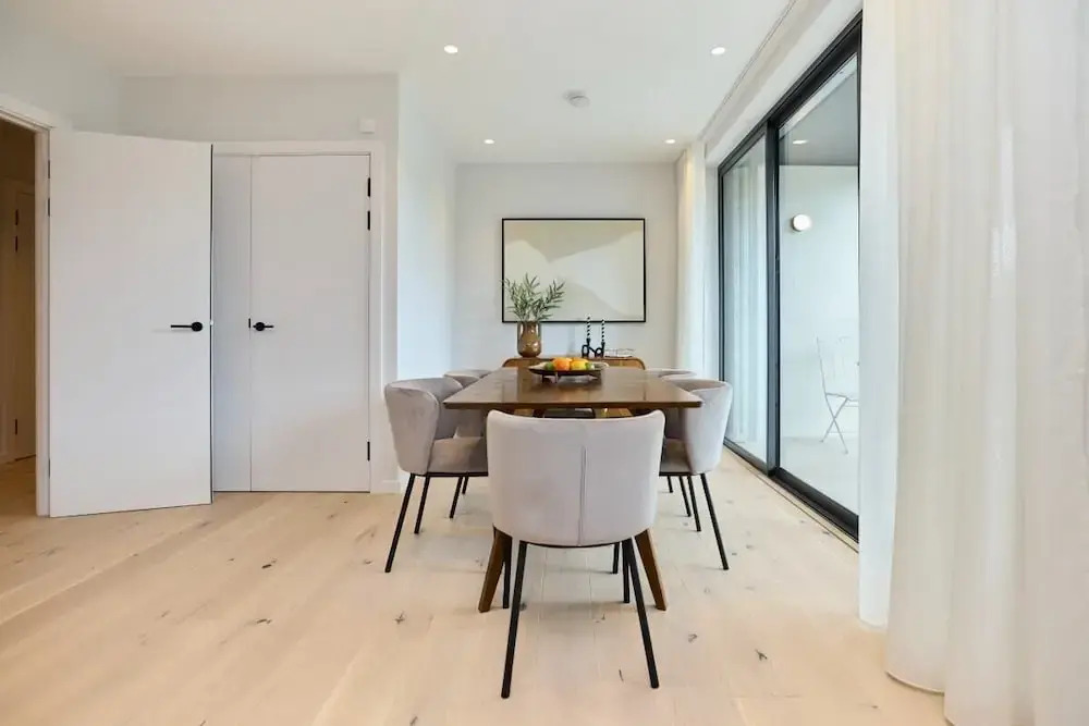 The Brondesbury Place - Bright 2bdr Flat With Balcony + Parking