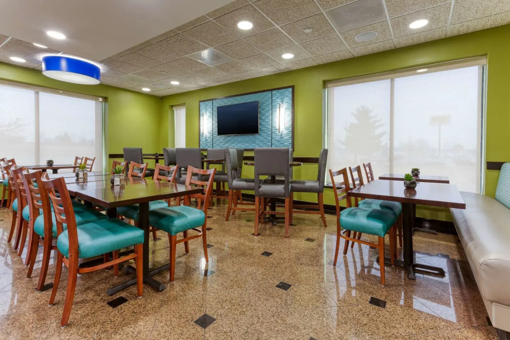 Heritage Inn & Suites St. Louis/Fenton, Trademark by Wyndham