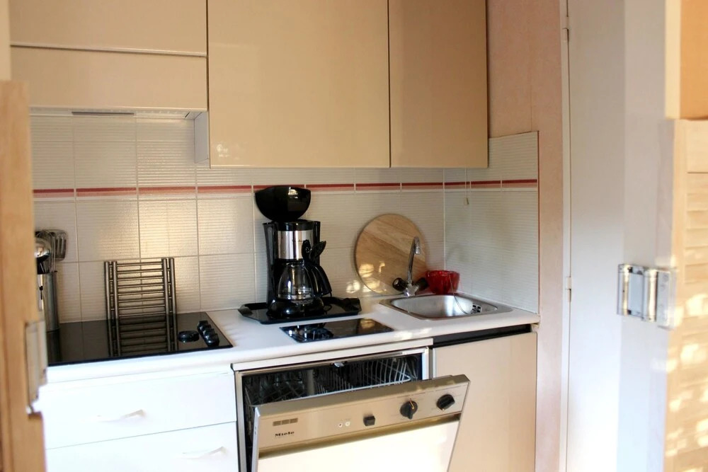 Studio in Saint-raphaël, With Pool Access and Furnished Terrace - 5 km