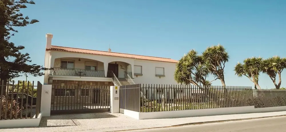 House With 7 Bedrooms in Estói, With Wonderful sea View, Shared Pool, Enclosed Garden - 18 km From the Beach