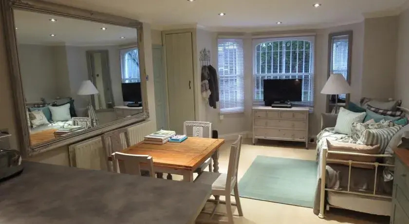 New, beautifully-designed garden flat in Clapham